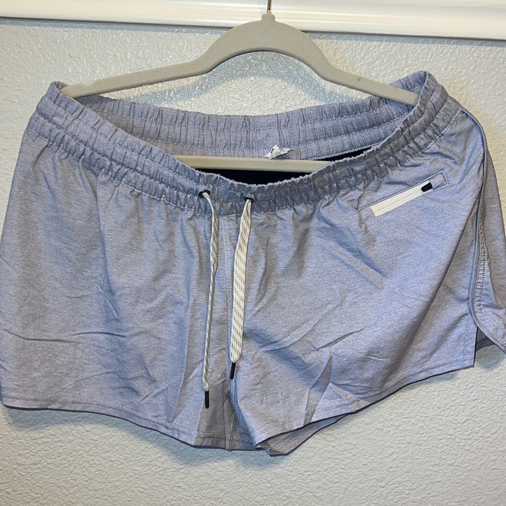 Vuori EUC short, size large, interior liner